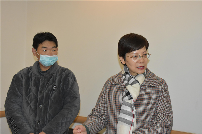 市總工會(huì)領(lǐng)導(dǎo)到川威慰問困難員工暨勞模代表(圖2)