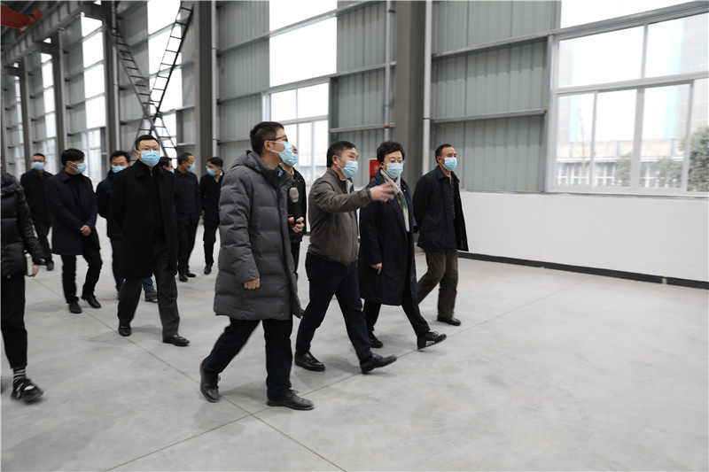 內(nèi)江市市長鄭莉一行蒞臨川威連界基地調(diào)研(圖4)