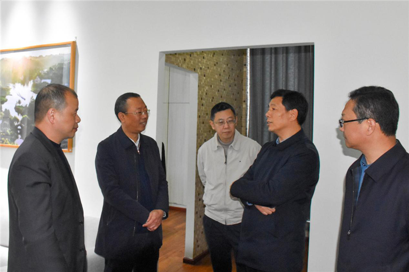 四川省省經(jīng)信廳楊健一行蒞威調(diào)研指導(dǎo)工作(圖5)