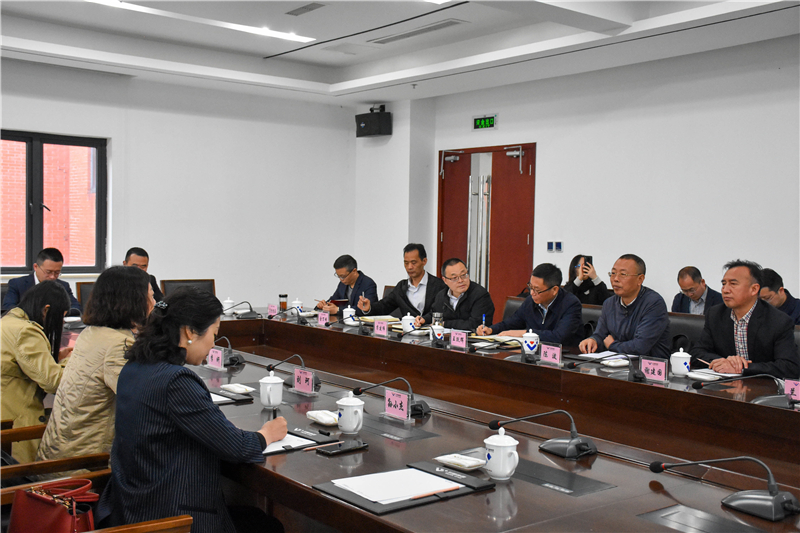 省經(jīng)信廳汽車產(chǎn)業(yè)處到川威調(diào)研(圖3)