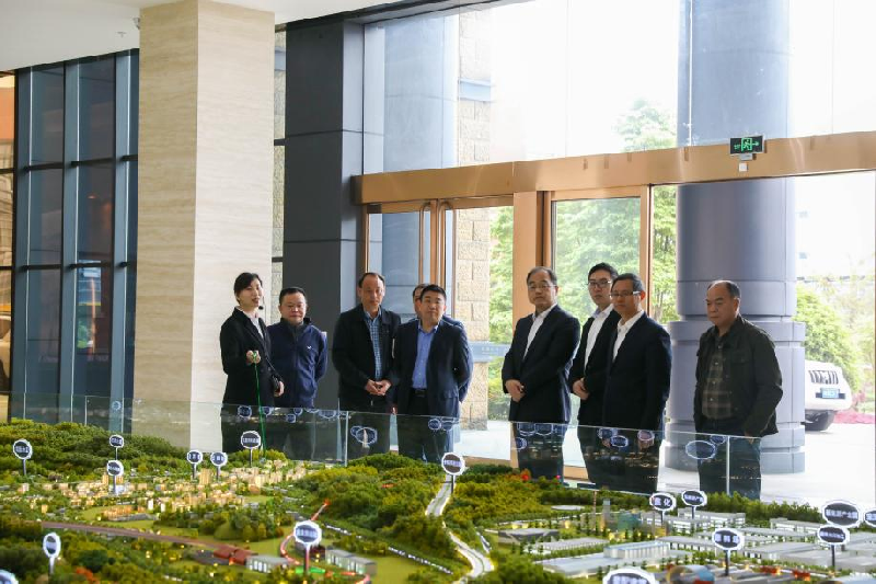 瀘州港務(wù)公司到川威參觀交流(圖2)