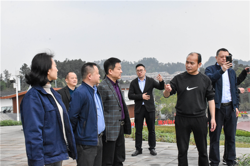 重慶輪船集團到川威連界基地調(diào)研(圖2)