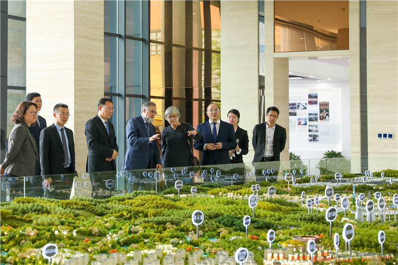 德國駐成都領(lǐng)事館魯悟剛一行蒞臨川威連界基地考察交流(圖3)