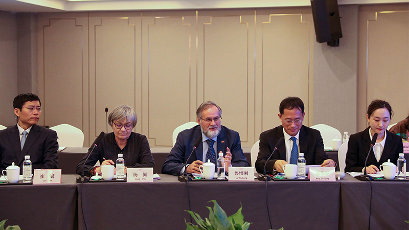 德國駐成都領(lǐng)事館魯悟剛一行蒞臨川威連界基地考察交流(圖6)