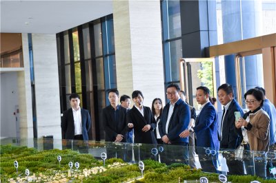 市人大副主任曾廷富一行到川威調(diào)研