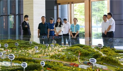 四川釩鈦產(chǎn)業(yè)技術(shù)研究院院長張雪峰一行到川威連界基地調(diào)研交流