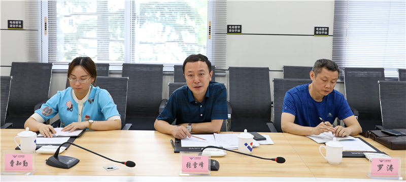四川釩鈦產(chǎn)業(yè)技術(shù)研究院院長(zhǎng)張雪峰一行到川威連界基地調(diào)研交流(圖3)
