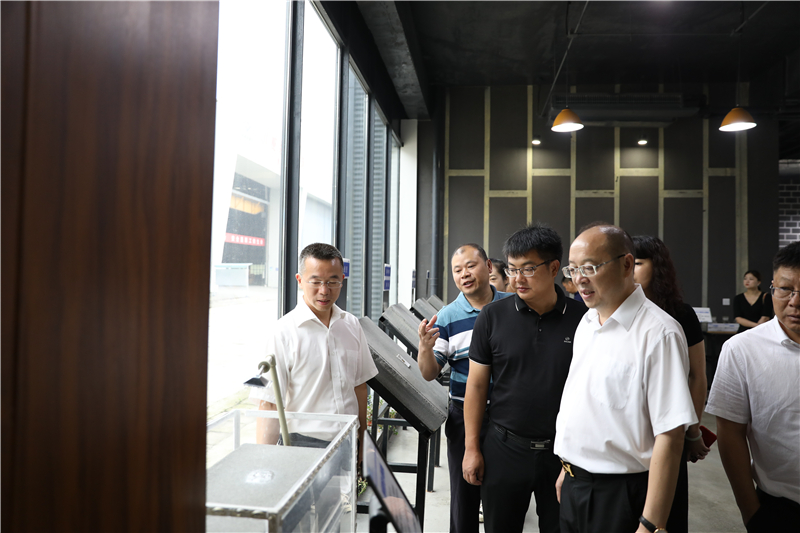 云南省玉溪市江川區(qū)區(qū)長(zhǎng)常成一行蒞臨川威考察調(diào)研(圖2)