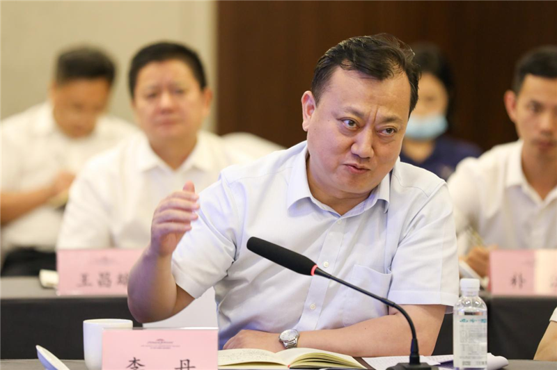 四川省委省政府決策咨詢委員會(huì)到川威集團(tuán)交流調(diào)研(圖7)